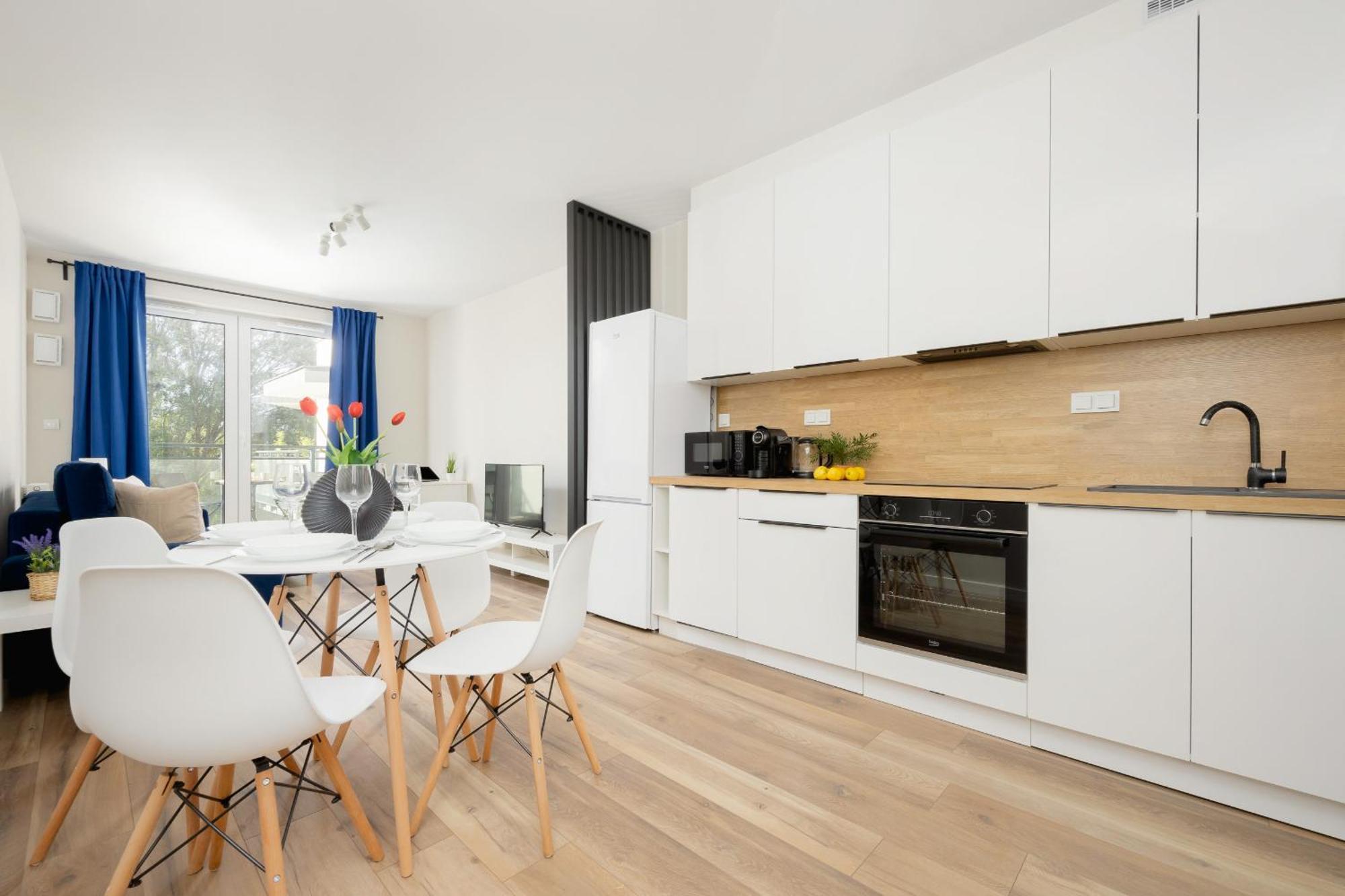 Modern Studio Zupnicza With Parking By Renters Apartament Warszawa